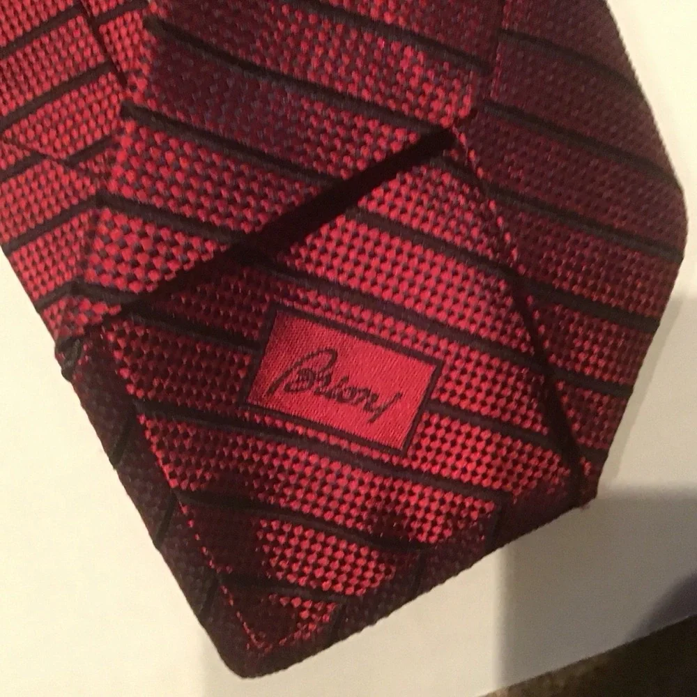 Brioni Neck Tie 100% Woven Silk Hand Made In Italy Red‎ Black Striped 58” 4”